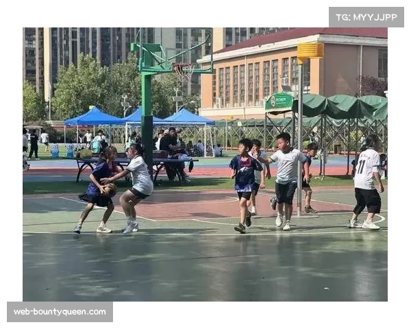 荷球锦标赛首日赛况激烈 U18组别展现青少年技术成熟度